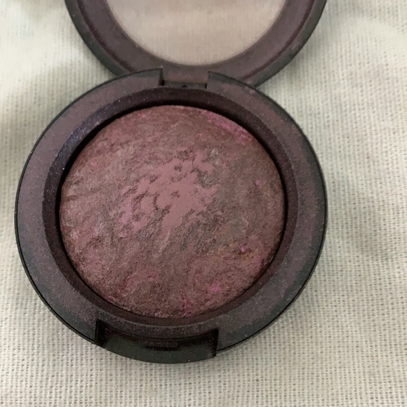 🎉6 / $30 Bundle Mac  Eye Shadow - Picture 8 of 8